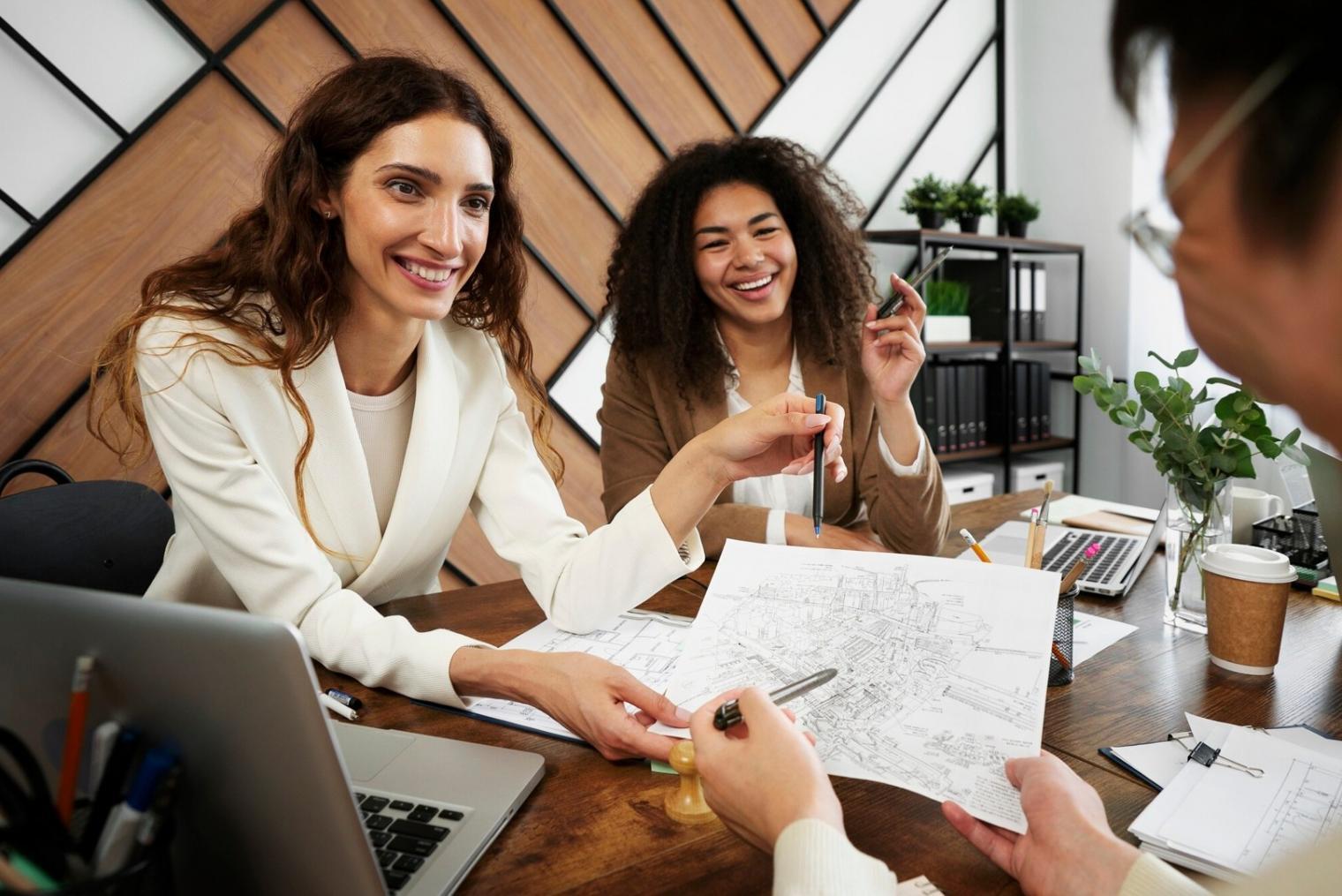 Ambiente di studio organizzato con materiali di psicologia